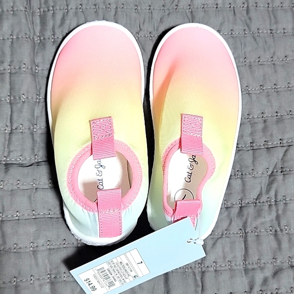 Child's and baby sized  beach slippers - Picture 1 of 7